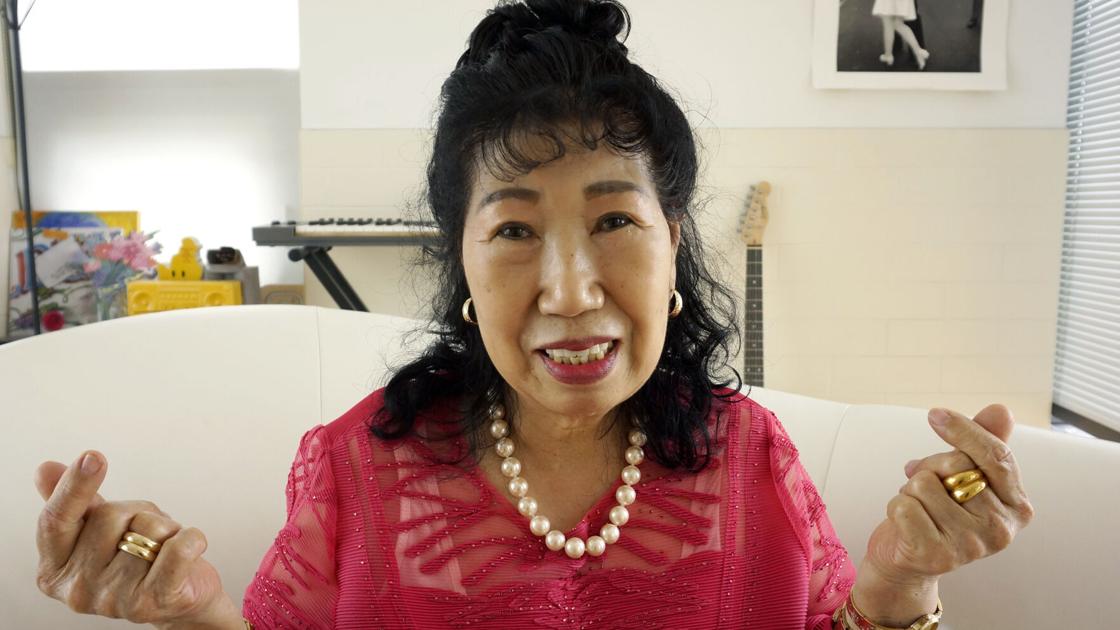 연로 한 여성은 한국 인플 루 언서의 새 이민자 |  환대
