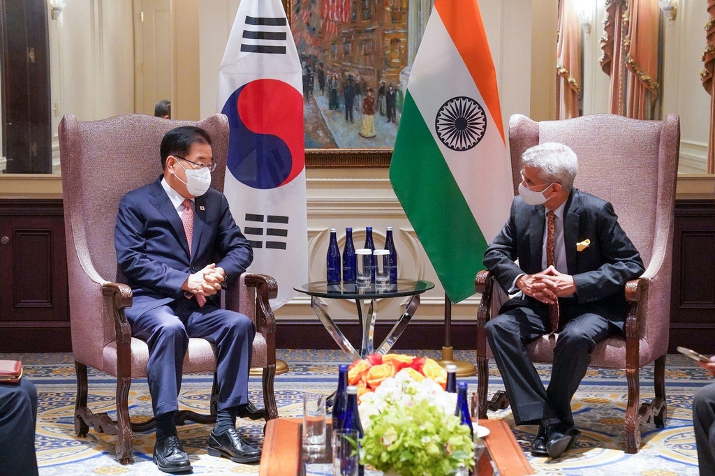 Top diplomats of S. Korea, India hold talks in New York