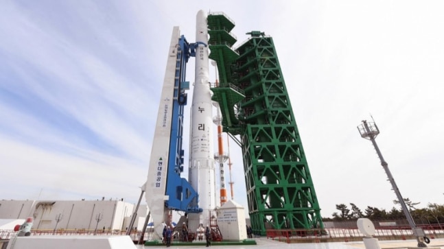한국, 첫 국산 우주 로켓 발사 준비