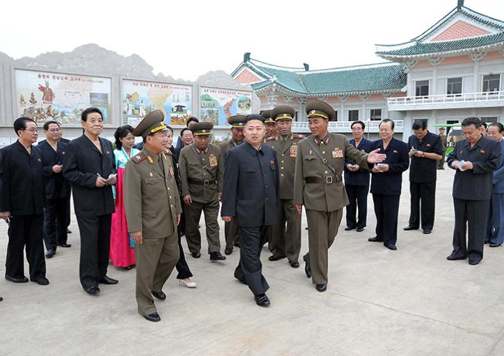 북한의 공세 지도자에 대한 불충성