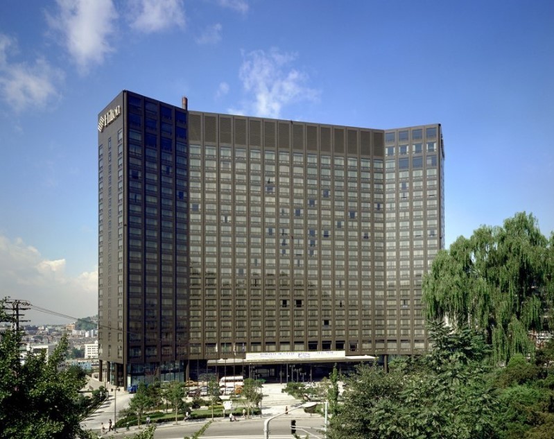 The building of the Millennium Hilton Seoul co-designed by architect Kimm Jong-soung (MMCA)