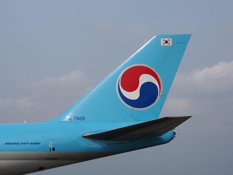 HL7605_tail_Korean_Air_Lines_Boeing_747-4B5F (ER)_-_cn_35526_taxiing_2013년 7월 14일_pic-001