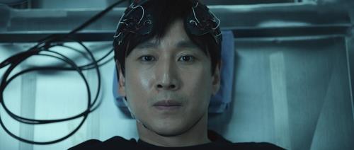 Korean actor Lee Sun-kyun nominated for best actor at Int&apos;l Emmys for "Dr. Brain"