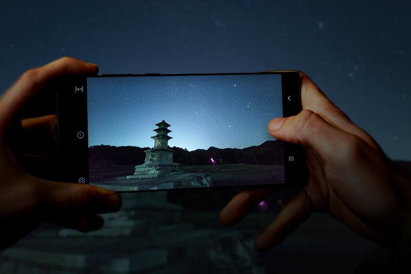 새로운 Galaxy S22 카메라 업데이트로 전문가처럼 별을 포착 – Samsung Mobile Press