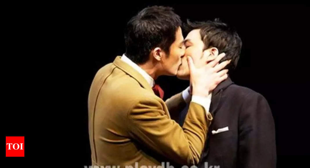 강하늘, ‘스릴미’에서 지창욱과 2~3번 키스한 경험에 대해 폭로: 그때 남자가 키스하기 전에 면도를 해야 하는 이유를 깨달았다 |  K팝 영화 뉴스