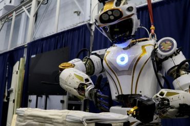 NASA의 첨단 휴머노이드 로봇이 우주 탐사에 혁명을 일으켰습니다.