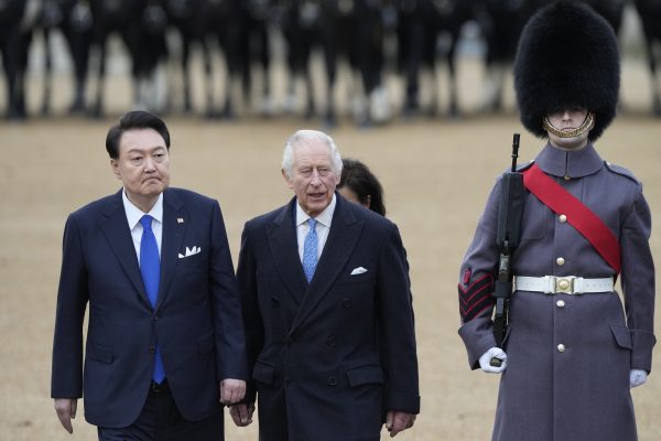 한국 대통령, 영국 국빈방문 국빈 환대 – The Diplomat