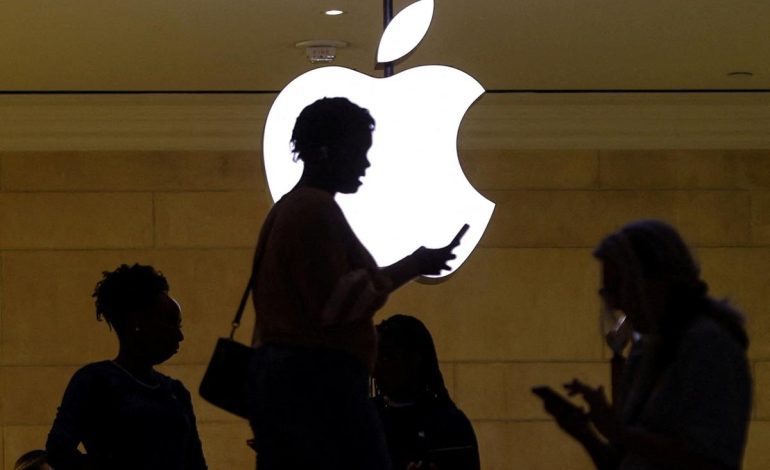 Apple은 삭제된 사진이 iOS 기기에 다시 나타나는 드문 버그에 대해 설명합니다.
