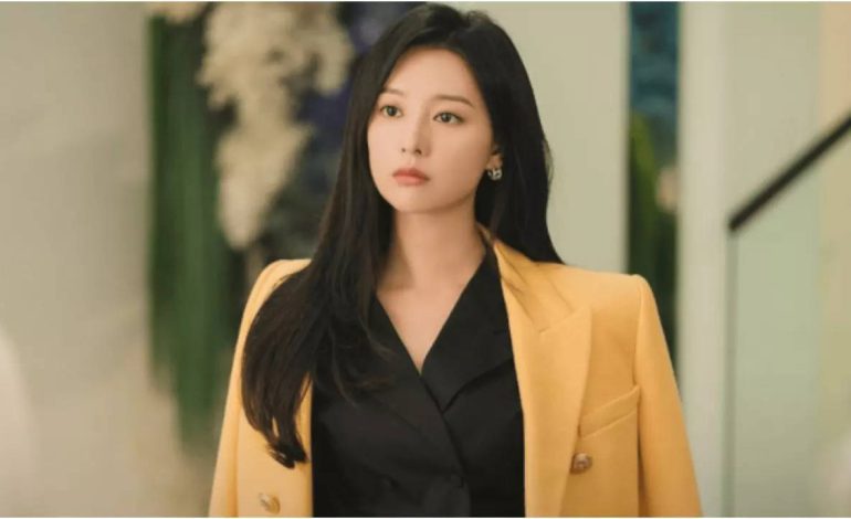 ‘눈물의 여왕’ 김지원이 인기게임에서 공동 주연 김수현을 눌렀다.