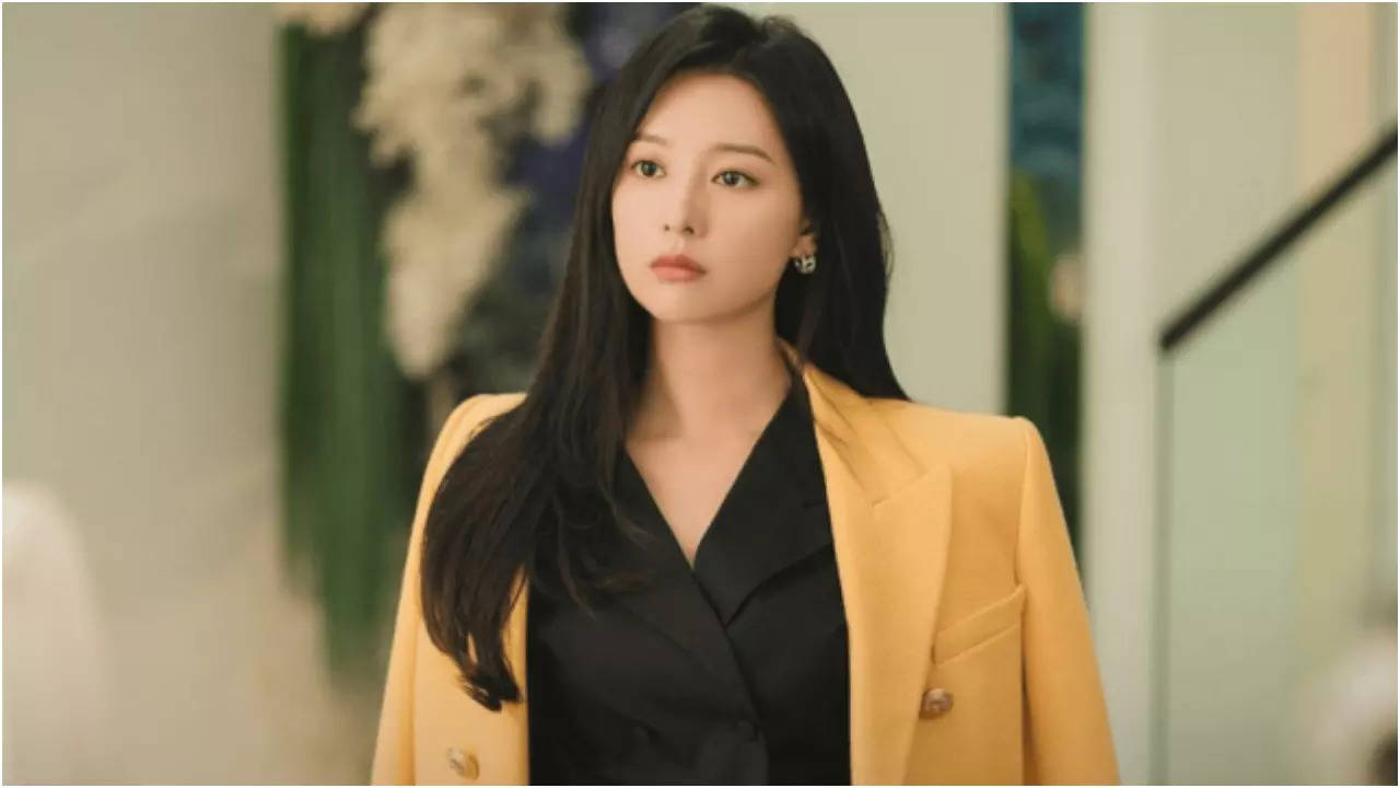 ‘눈물의 여왕’ 김지원이 인기게임에서 공동 주연 김수현을 눌렀다.