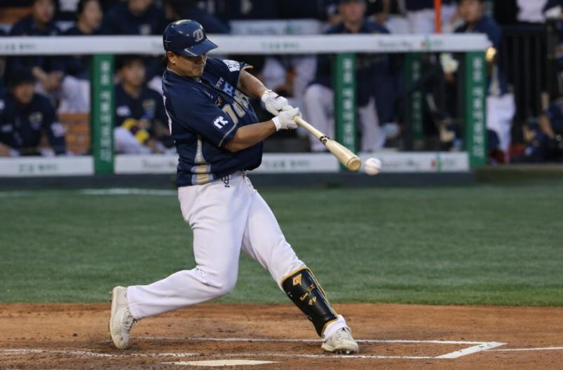 우표, 막대기, 이야기 : 북한의 야구 흔적 찾기 | 북한