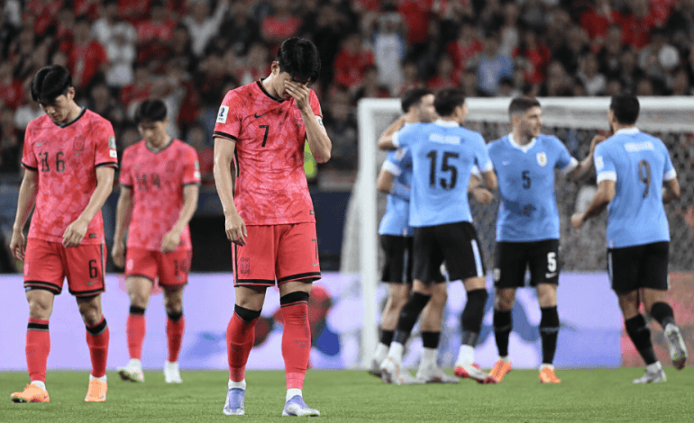 우루과이에 1-4 완패…모레노호, 강호 상대로 드러난 수비 불안